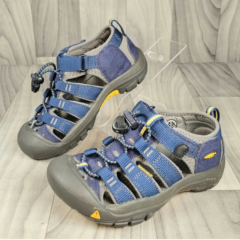 Kids Blue Outdoor Sandal - Breathable Closed-Toe Water Shoe